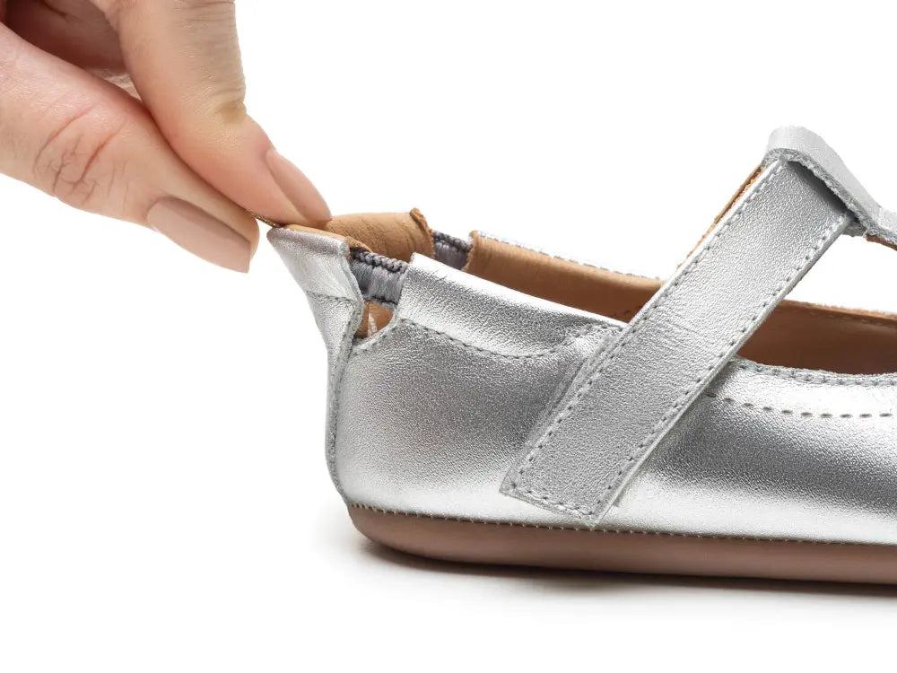 Chatita Bebé Barefoot Tip Toey Joey Dainty Plateada 3