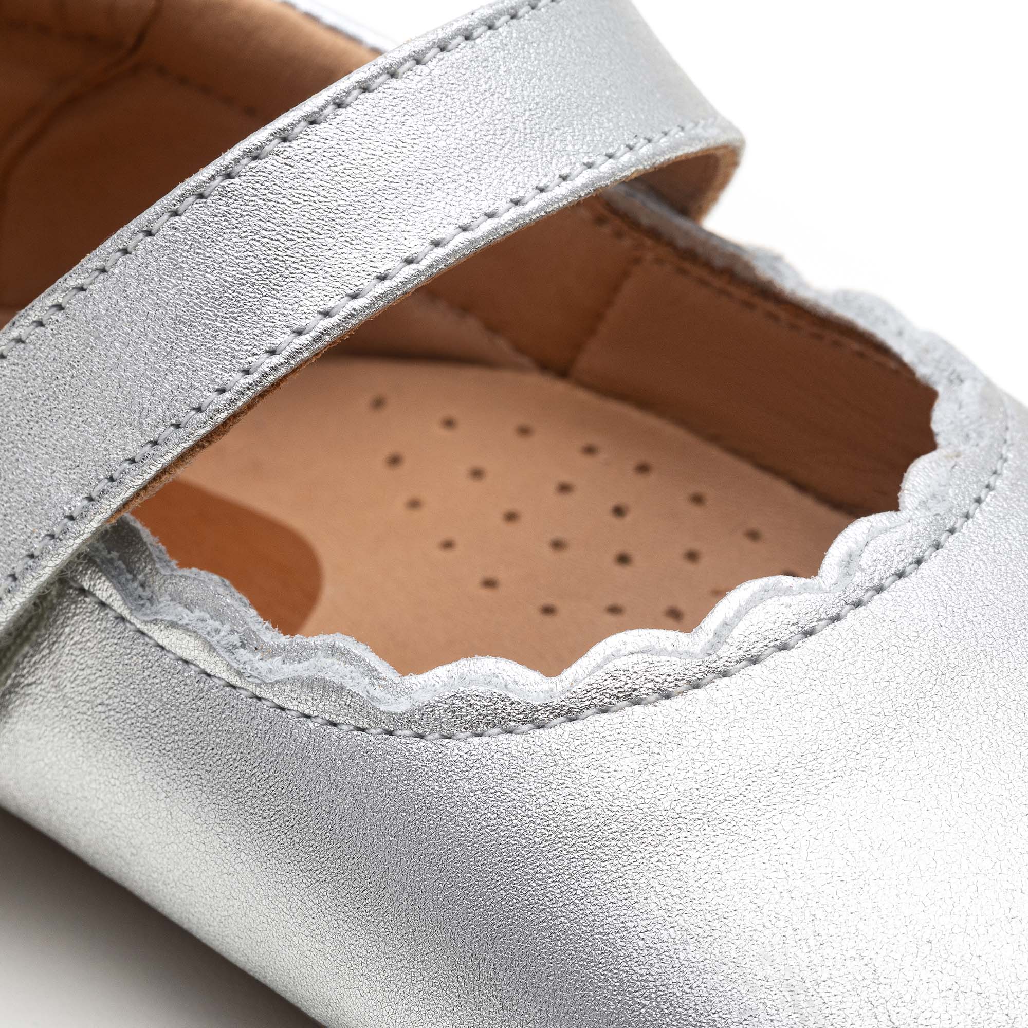 Chatita Bebe Barefoot Tip Toey Joey Roundy Silver