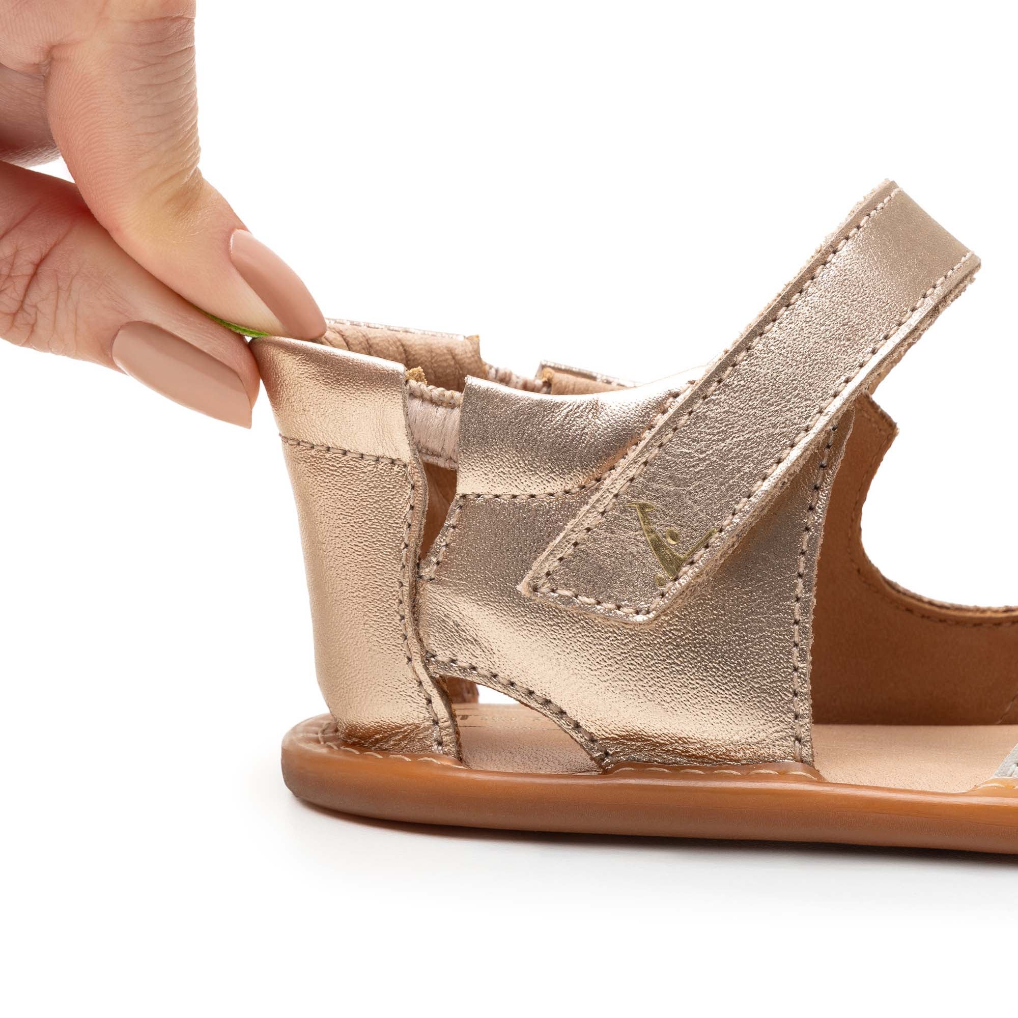 Sandalia Bebe Barefoot Tip Toey Joey Toucan Metalic Salmon 5