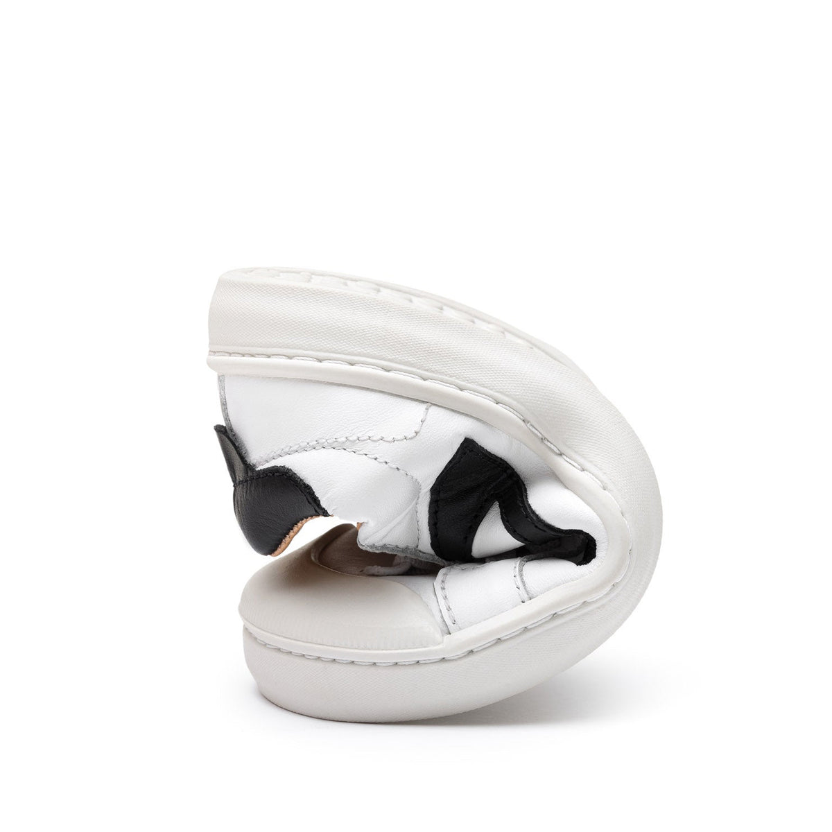 Calzado Infantil Barefoot Tip Toey Joey Ground Blanco y  Negro 6