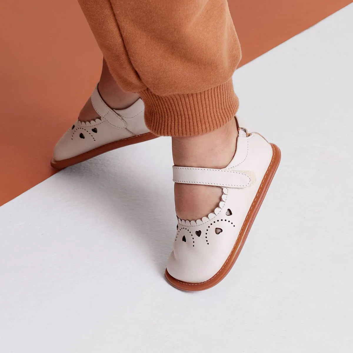 Chatita Bebé Barefoot Tip Toey Joey Sweetheart Crema