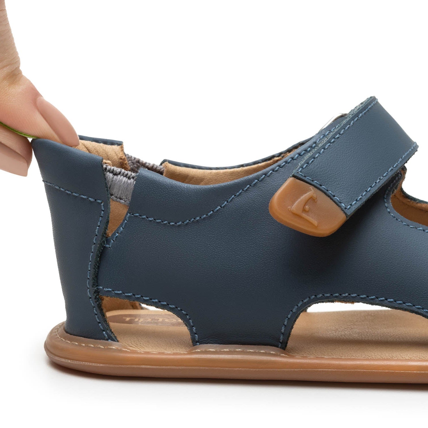 Sandalia Bebe  Barefoot Tip Toey Joey Explore Laguna