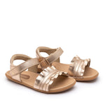 Sandalia Infantil Barefoot Tip Toey Joey Ruffle Dorada